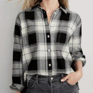 Old Navy Small Long Sleeved Black Buffalo Print “The Boyfriend Shirt” NWT